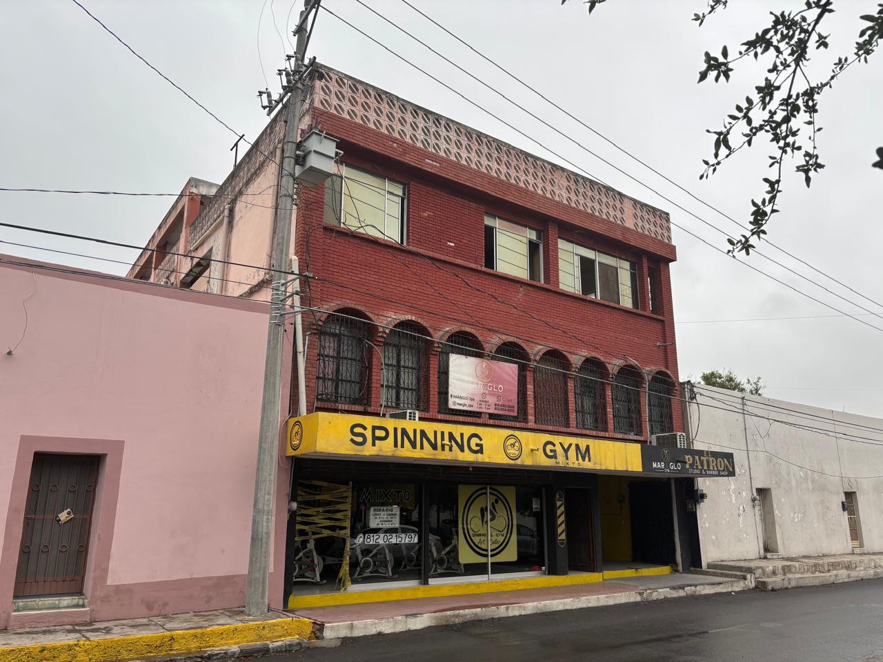 Edificio 4 pisos + bodega · Sta. Rosa Apodaca 2