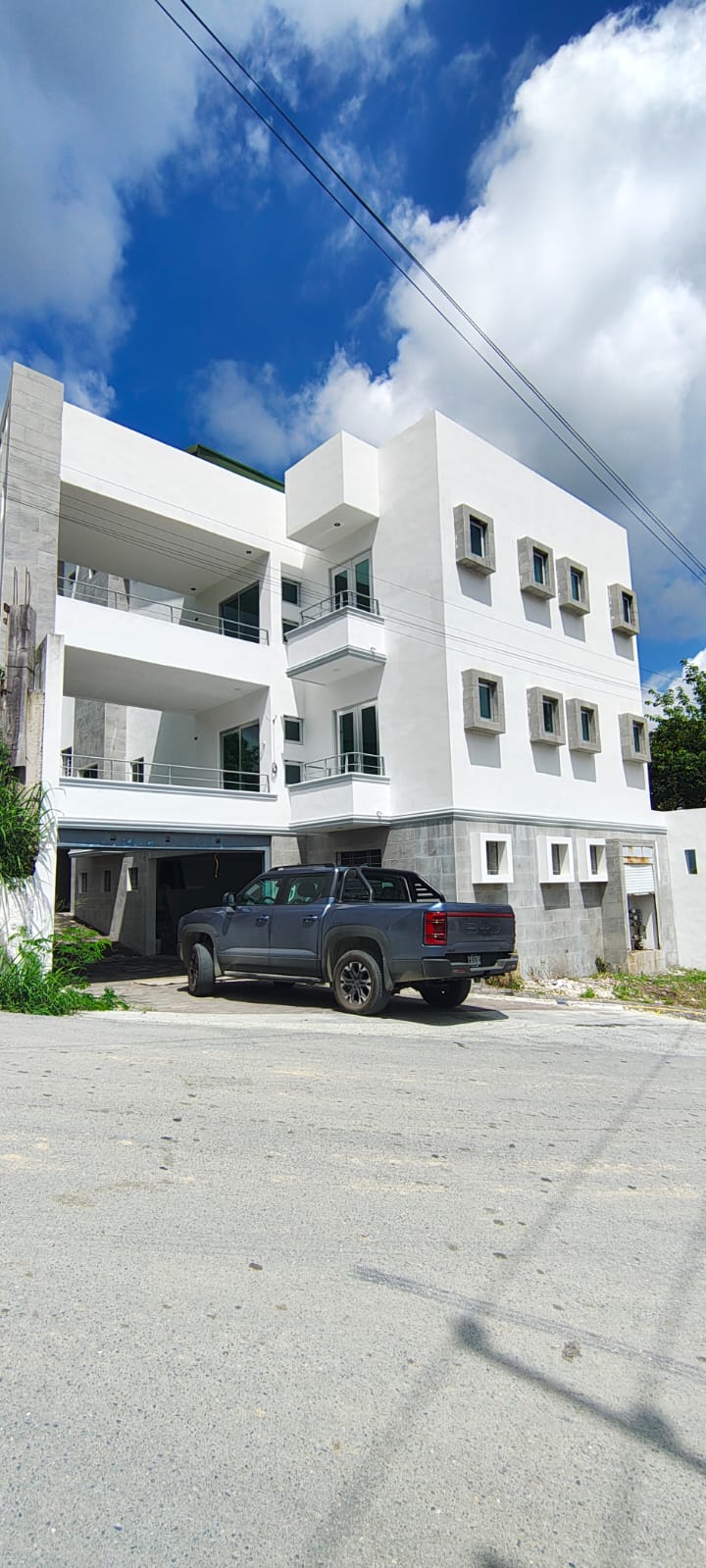 Edificio 4 Deptos + Loft · Carretera Cola de Caballo 5