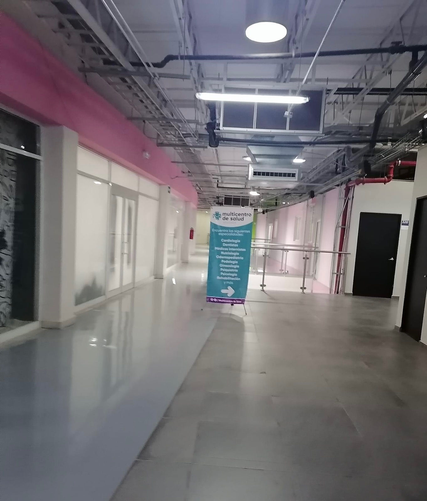 Local para consultorio médico · Plaza Multicomercial Apodaca 4